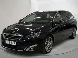 Mörkblå Begagnad 2015 Peugeot 308 Allure | 96 000 kr