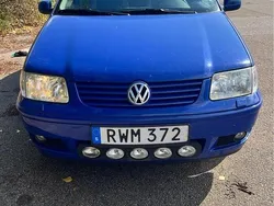 Blå Begagnad 2001 VW Polo Comfortline Halvkombi | 9 500 kr