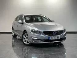 Begagnad 2015 Volvo V60 Summum Kombi | 99 000 kr