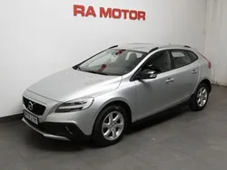 Silver Begagnad 2019 Volvo V40 CC Kinetic Kombi | 199 800 kr (Marknadspris)