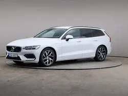 Vit Begagnad 2020 Volvo V60 Momentum Kombi | 249 000 kr (Superpris)