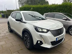 Vit Begagnad 2022 Peugeot e-2008 SUV | 189 000 kr (Marknadspris)