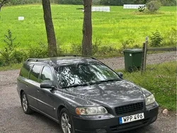 Grå Begagnad 2005 Volvo V70 Kinetic Kombi | 20 000 kr (Marknadspris)