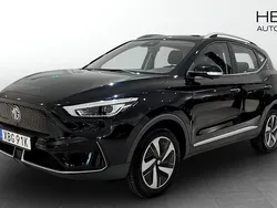Svart (black) Begagnad 2022 MG ZS Luxury Sedan | 244 900 kr (Bra pris)