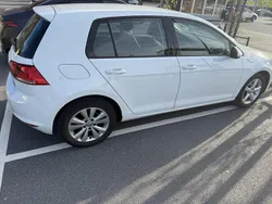 Vit Begagnad 2014 VW Golf VII Halvkombi | 76 000 kr (Marknadspris)