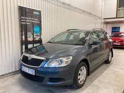 Mörkgrå (grå) Begagnad 2011 Skoda Octavia Kombi | 59 900 kr (Marknadspris)