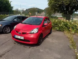 Röd Begagnad 2006 Toyota Aygo Halvkombi | 20 900 kr (Marknadspris)