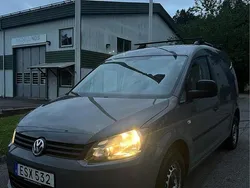 Grå Begagnad 2015 VW Caddy Minibuss | 64 900 kr
