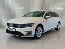 Vit Begagnad 2016 VW Passat GTE Kombi | 144 900 kr (Marknadspris)