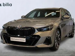 Grå Begagnad 2024 BMW 530e M Sport Kombi | 719 000 kr (Marknadspris)