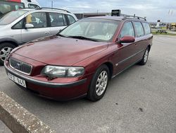 Röd Begagnad 2002 Volvo V70 Kombi | 16 500 kr (Marknadspris)