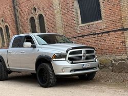 Ljusgrå (grå) Begagnad 2014 Dodge Ram Pickup | 285 000 kr (Dyr)