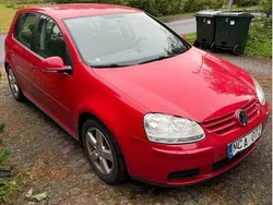 Röd Begagnad 2007 VW Golf V Halvkombi | 10 000 kr (Superpris)