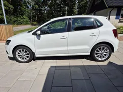 Vit Begagnad 2016 VW Polo Halvkombi | 95 000 kr (Marknadspris)