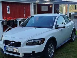 Vit Begagnad 2010 Volvo C30 Momentum Halvkombi | 74 000 kr (Marknadspris)