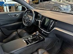 Begagnad 2020 Volvo V60 R-Design Kombi | 339 900 kr (Dyr)