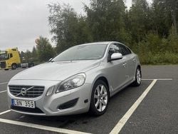 Grå Begagnad 2012 Volvo S60 Momentum Sedan | 79 000 kr (Bra pris)