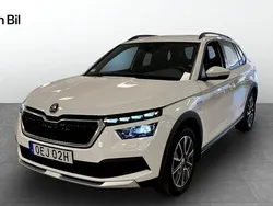 Vit Begagnad 2023 Skoda Kamiq ScoutLine SUV | 249 900 kr (Marknadspris)
