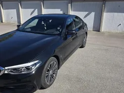 Svart Begagnad 2019 BMW 530e iPerformance Sedan | 279 900 kr (Marknadspris)