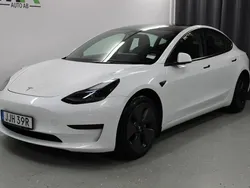 Vit Begagnad 2022 Tesla Model 3 Standard Range Sedan | 479 900 kr