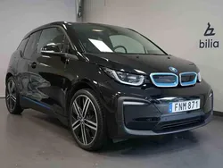 Svart Begagnad 2022 BMW i3 Comfort Edition Halvkombi | 229 900 kr (Superpris)