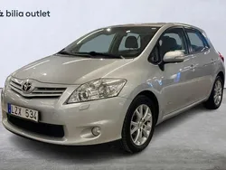 Silver Begagnad 2011 Toyota Auris Halvkombi | 84 000 kr (Marknadspris)