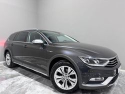 Grå Begagnad 2018 VW Passat Executive Kombi | 209 900 kr (Marknadspris)