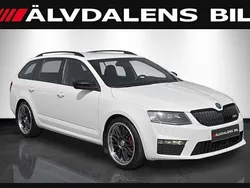 Vit Begagnad 2016 Skoda Octavia RS Kombi | 179 000 kr (Marknadspris)