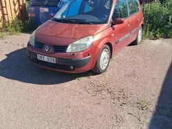 Röd Begagnad 2004 Renault Scénic II Minibuss | 3 000 kr (Superpris)