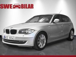 Ljusgrå Begagnad 2009 BMW 118 Advantage Halvkombi | 69 900 kr (Marknadspris)