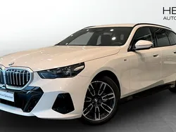 Vit (white) Begagnad 2025 BMW 520 M Sport Kombi | 588 700 kr (Dyr)