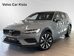 Grå Begagnad 2024 Volvo V60 CC Plus Kombi | 459 900 kr (Marknadspris)