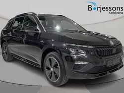 Svart Ny 2024 Skoda Kamiq Monte Carlo SUV | 309 000 kr (Marknadspris)