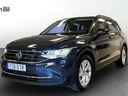 Grå (urano grey) Begagnad 2022 VW Tiguan Life SUV | 299 900 kr (Marknadspris)
