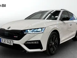 Vit Begagnad 2023 Skoda Octavia RS Kombi | 385 000 kr (Marknadspris)