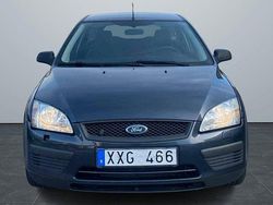 Grå Begagnad 2006 Ford Focus Kombi | 27 900 kr (Lite dyr)