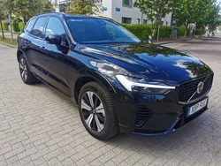 Svart Begagnad 2024 Volvo XC60 Plus SUV | 549 000 kr (Marknadspris)