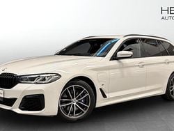 Vit (white) Begagnad 2021 BMW 530e M Sport Kombi | 358 700 kr (Marknadspris)