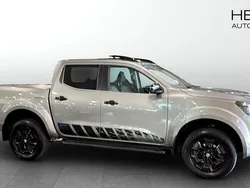 Grå metallic Begagnad 2021 Nissan Navara N-Guard Pickup | 364 900 kr (Bra pris)