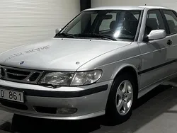 Ljusgrå Begagnad 2001 Saab 9-3 Halvkombi | 19 900 kr (Marknadspris)