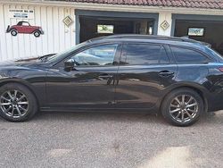 Svart (svart metallic) Begagnad 2016 Mazda 6 Kombi | 125 000 kr (Marknadspris)