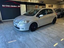 Silver Begagnad 2010 Toyota Auris Plus Halvkombi | 54 900 kr (Marknadspris)