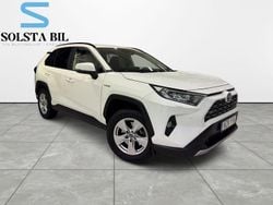 Vit Begagnad 2019 Toyota RAV4 Hybrid Active SUV | 309 900 kr (Marknadspris)