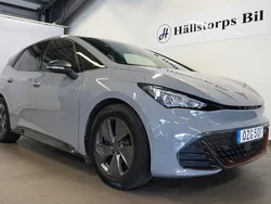 Ljusgrå (grå) Begagnad 2022 Cupra Born Halvkombi | 259 900 kr (Marknadspris)
