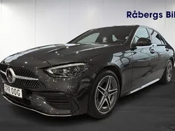 Grå (grafitgrå metallic) Begagnad 2022 Mercedes C300e AMG line Sedan | 499 800 kr (Marknadspris)