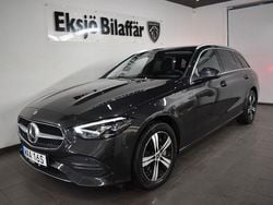 Grå (grå metallic) Begagnad 2022 Mercedes C300e Kombi | 389 500 kr (Marknadspris)