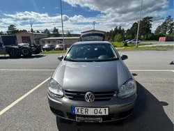 Grå Begagnad 2006 VW Golf V Sportline Halvkombi | 16 000 kr (Superpris)