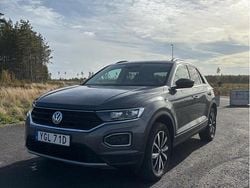 Grå Begagnad 2020 VW T-Roc SUV | 199 000 kr (Marknadspris)