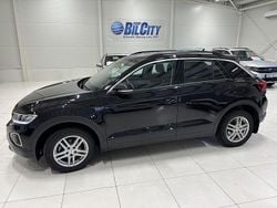 Svart Begagnad 2023 VW T-Roc Life SUV | 239 900 kr (Lite dyr)