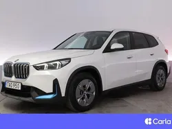 Vit Begagnad 2023 BMW iX1 Comfort Edition SUV | 399 900 kr (Superpris)